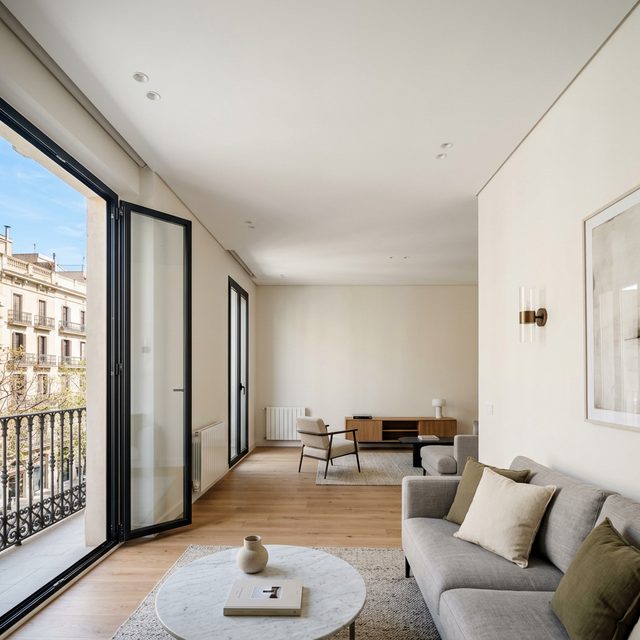 Alisado de techo perfecto en apartamento moderno